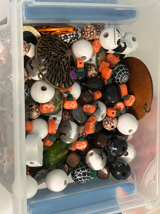 Halloween bead confetti 6 scoops